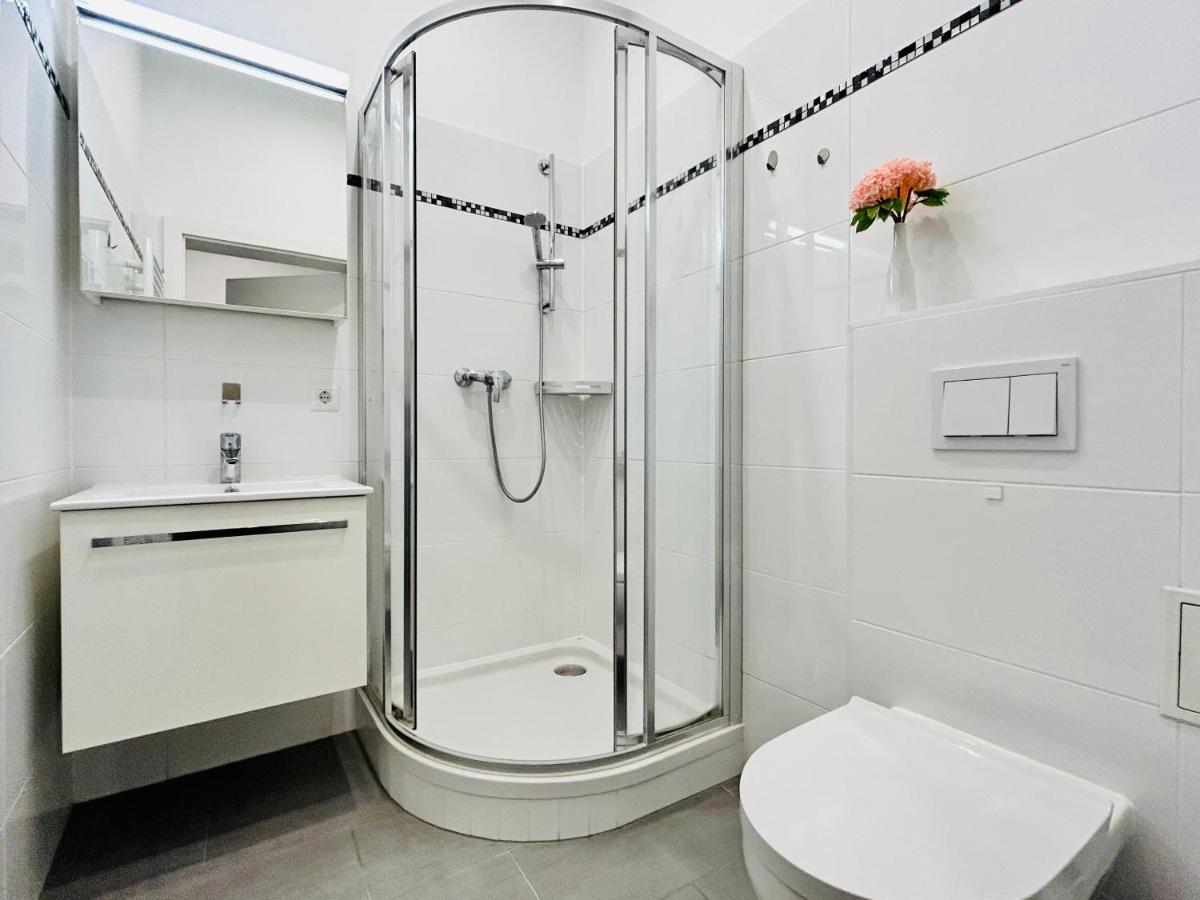 וינה Cosy & Central Apartment מראה חיצוני תמונה