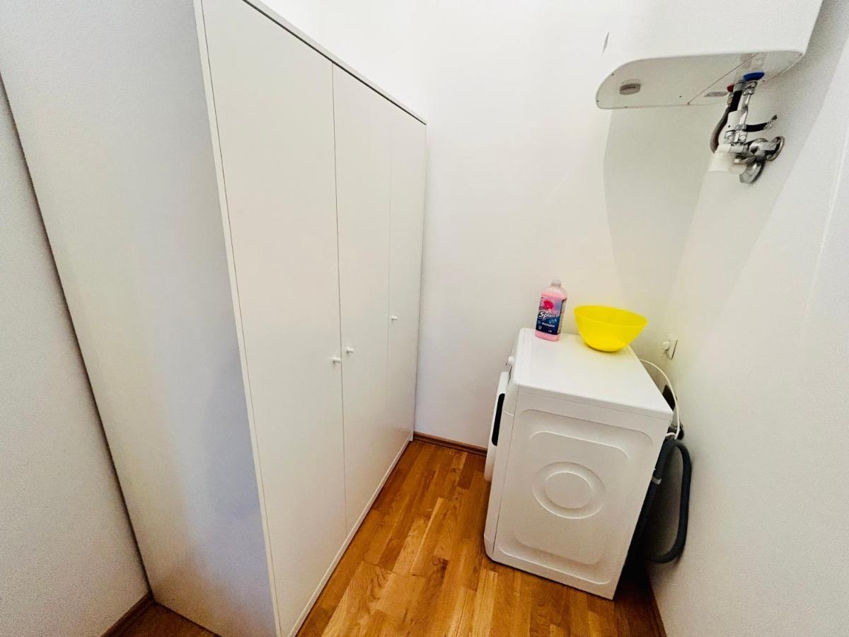 וינה Cosy & Central Apartment מראה חיצוני תמונה